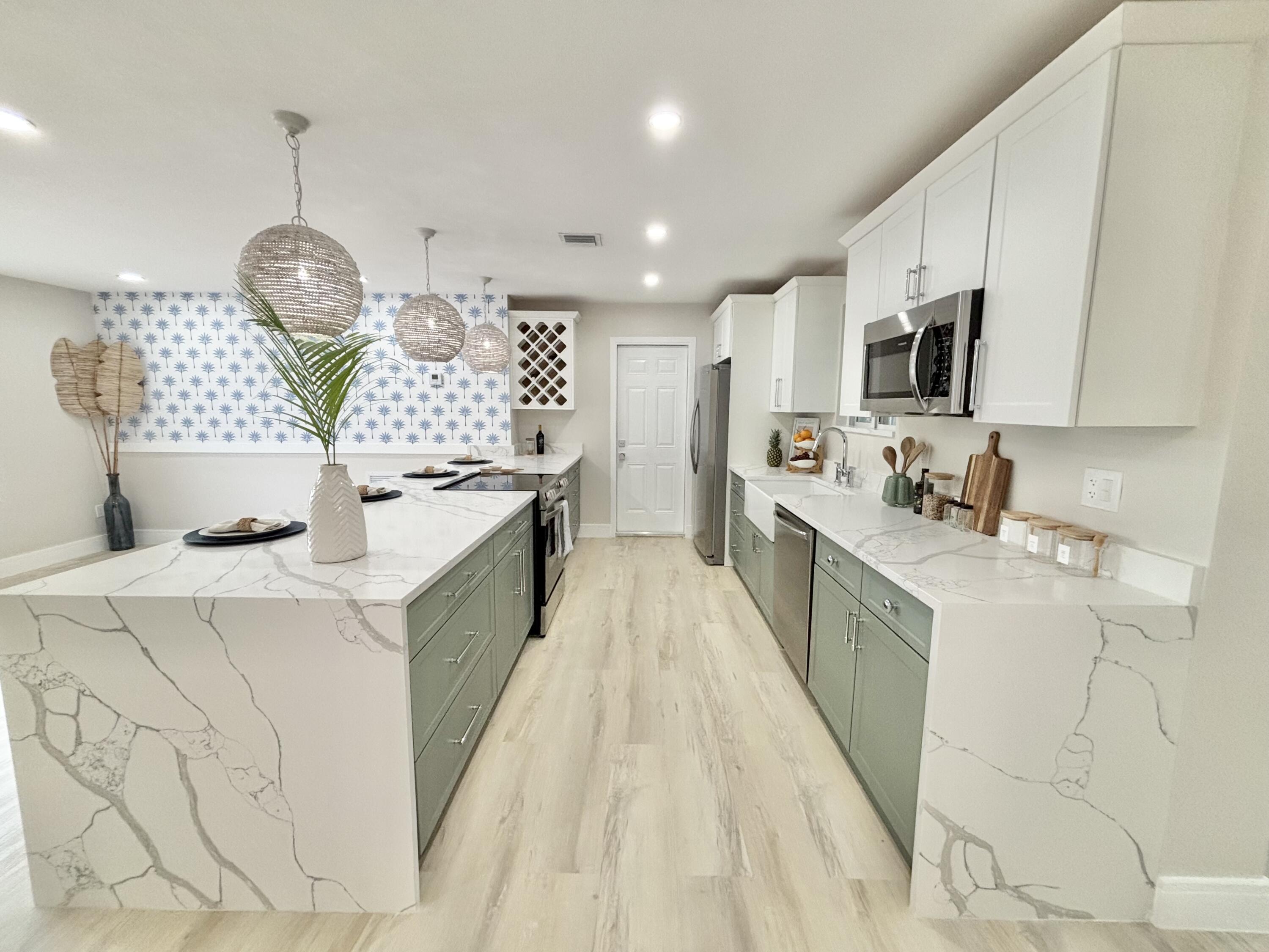 421 Southeast Edgewood Drive Stuart, FL 34996 - Photo 14 of 57 IMG_0275