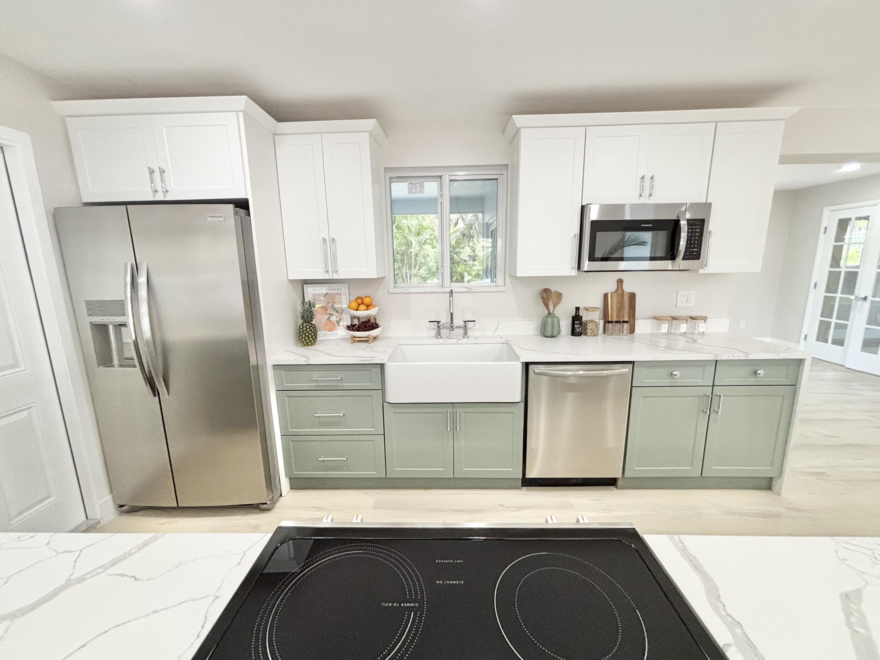 421 Southeast Edgewood Drive Stuart, FL 34996 - Photo 18 of 57 IMG_0284