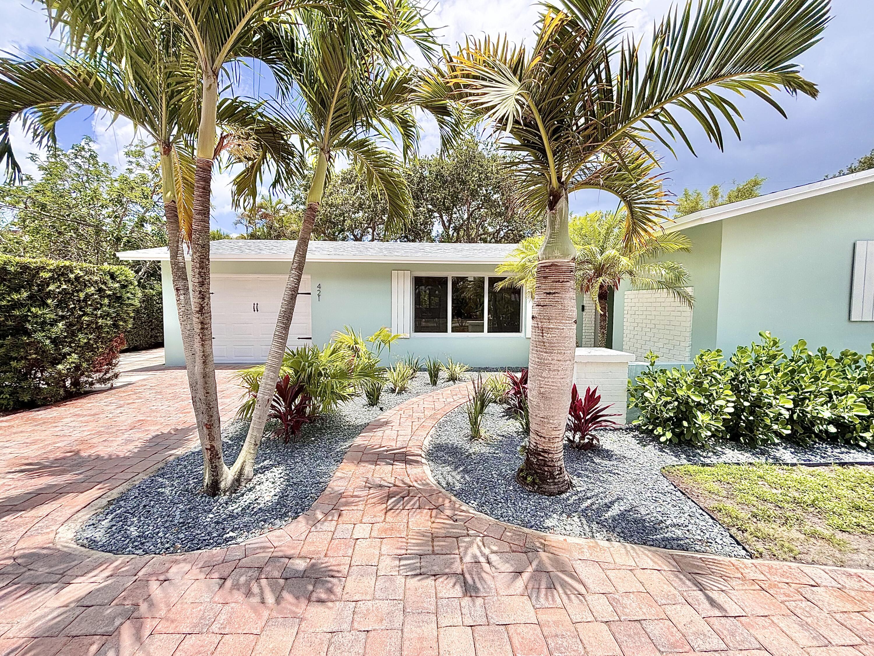 421 Southeast Edgewood Drive Stuart, FL 34996 - Photo 3 of 57 IMG_0315