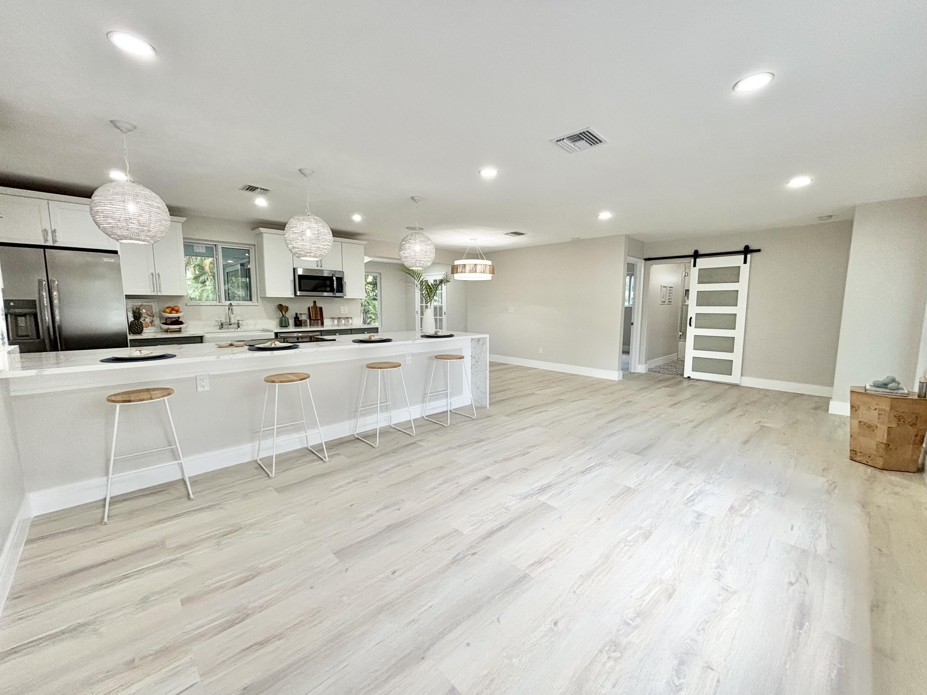 421 Southeast Edgewood Drive Stuart, FL 34996 - Photo 9 of 57 IMG_0272