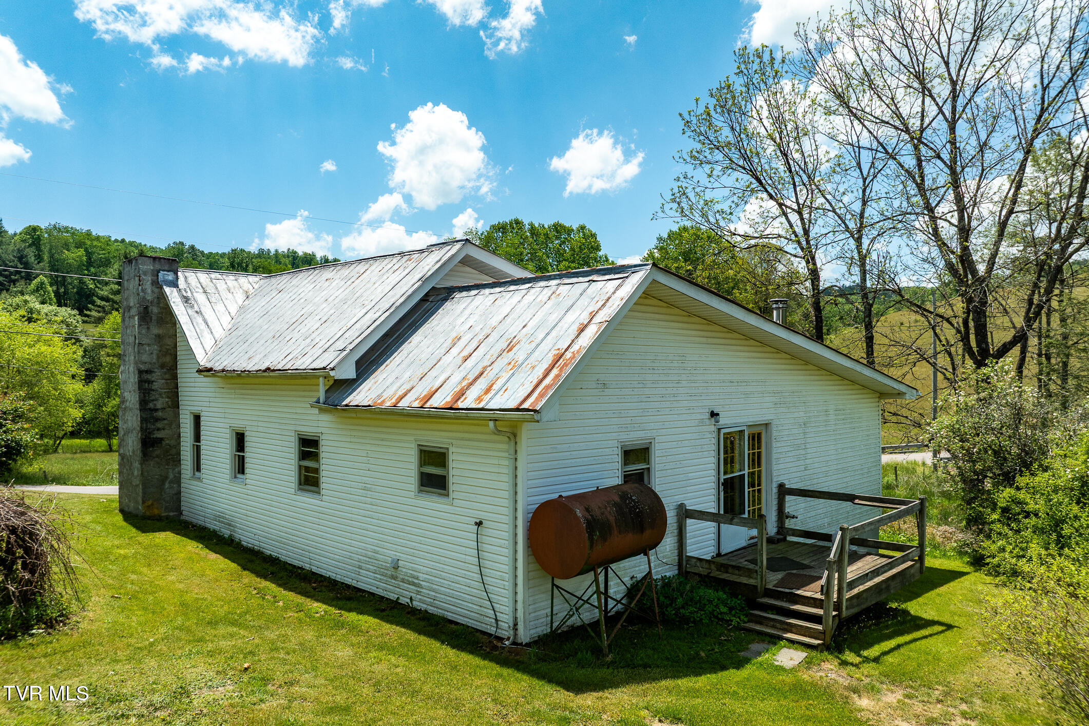 856 Shingletown Road Mountain City, TN 37683 - Photo 14 of 77 856 Shingletown Road (14 of 91)