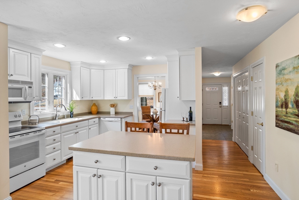 86 Summer Road, Unit 86 Boxborough, MA 01719 - Photo 6 of 41