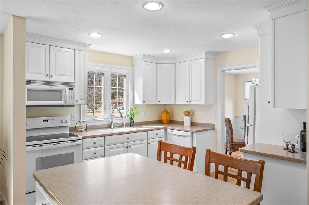 86 Summer Road, Unit 86 Boxborough, MA 01719 - Photo 7 of 41