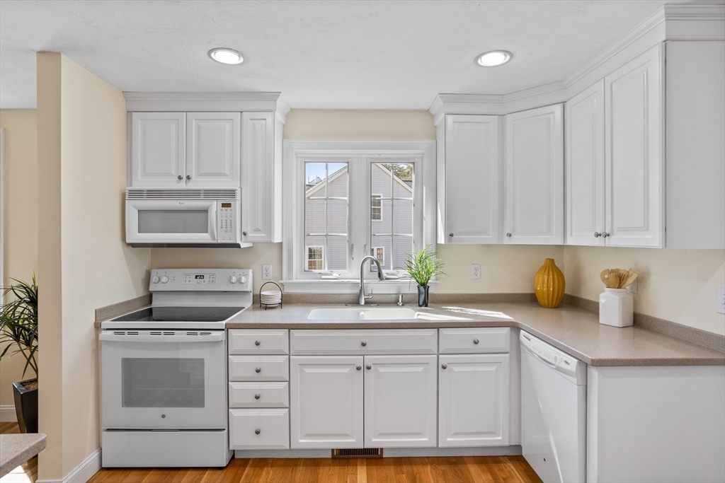 86 Summer Road, Unit 86 Boxborough, MA 01719 - Photo 10 of 41