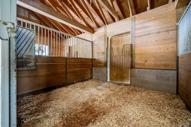 $1,299,900 | 122 Creekside Lane, Woodbury, TN 37190