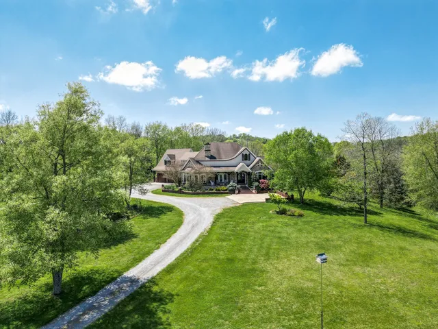 $1,299,900 | 122 Creekside Lane, Woodbury, TN 37190