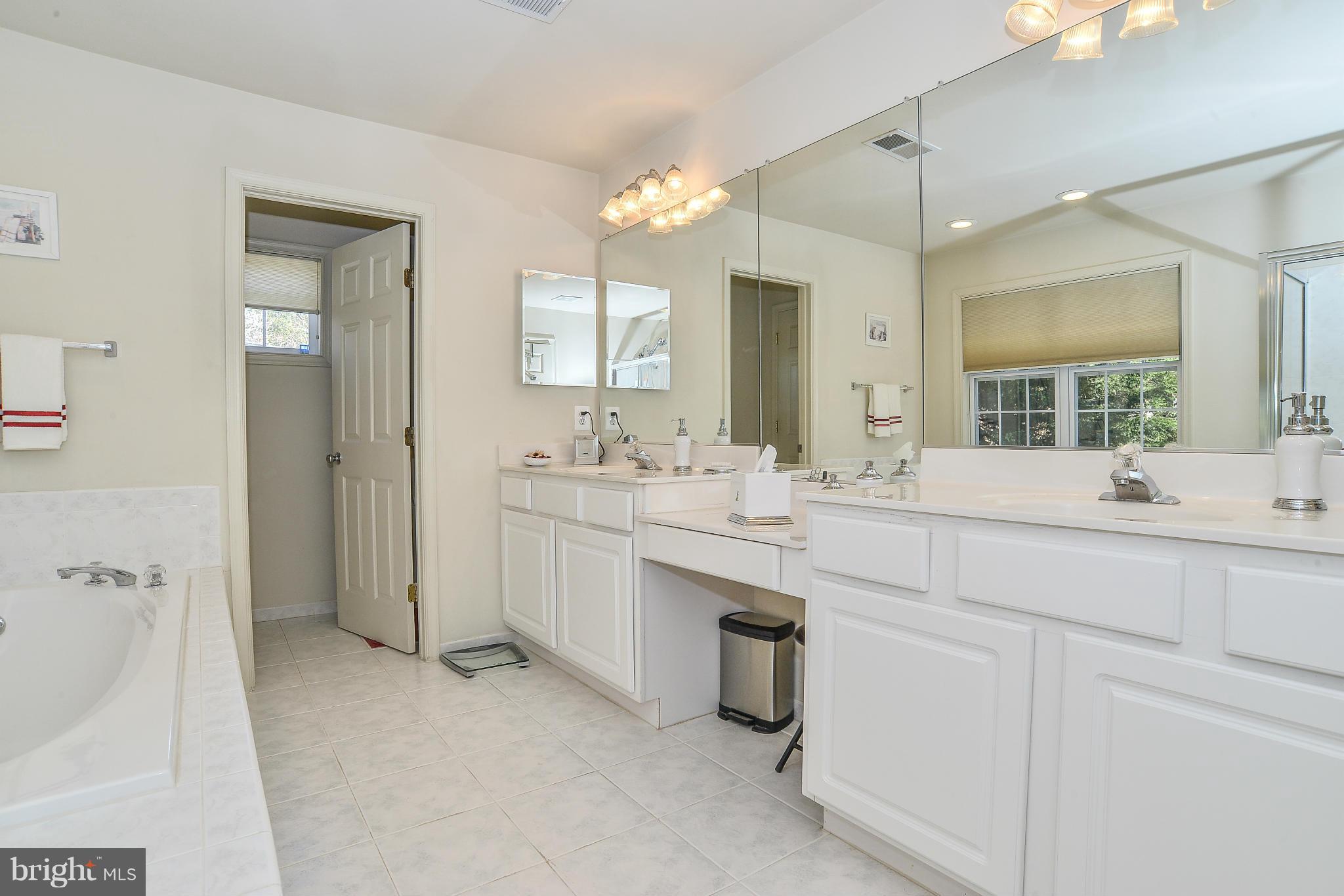 7370 Pohick Ridge Court Springfield, VA 22153 - Photo 15 of 29 Bath (Master)