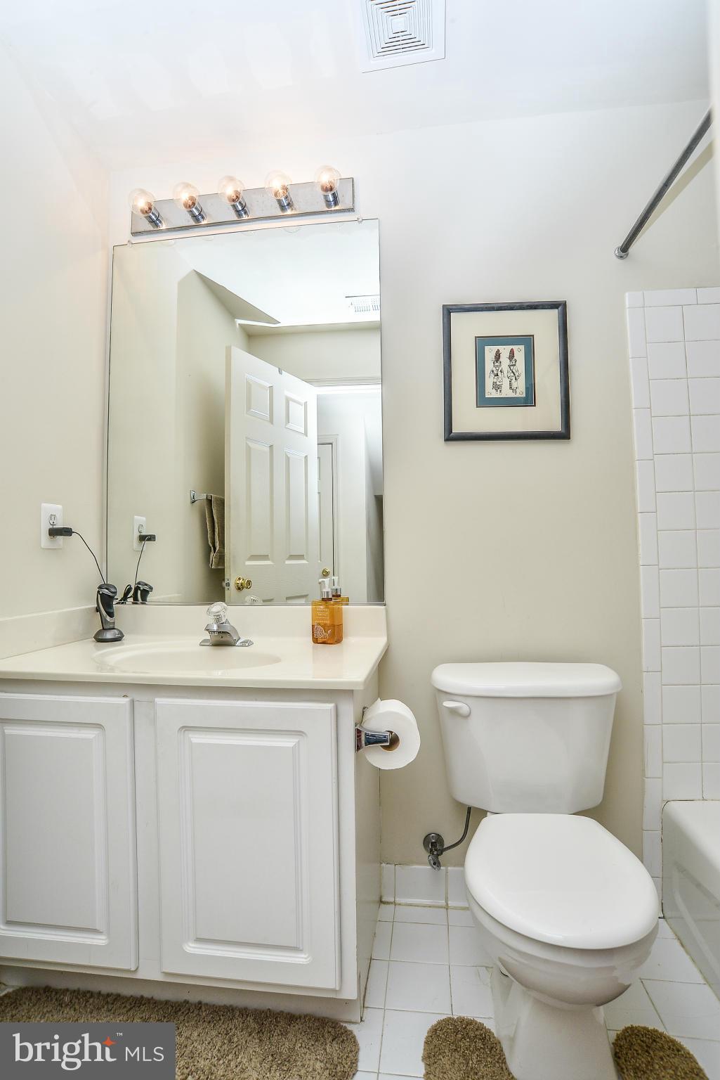 7370 Pohick Ridge Court Springfield, VA 22153 - Photo 21 of 29 Bath