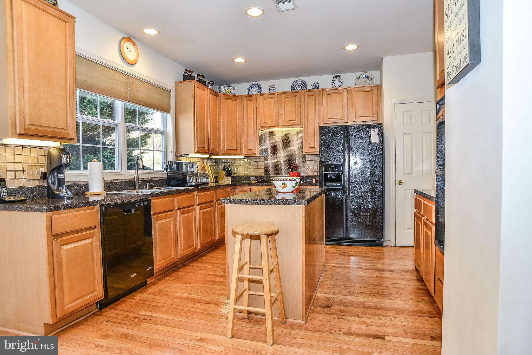 7370 Pohick Ridge Court Springfield, VA 22153 - Photo 8 of 29 Kitchen