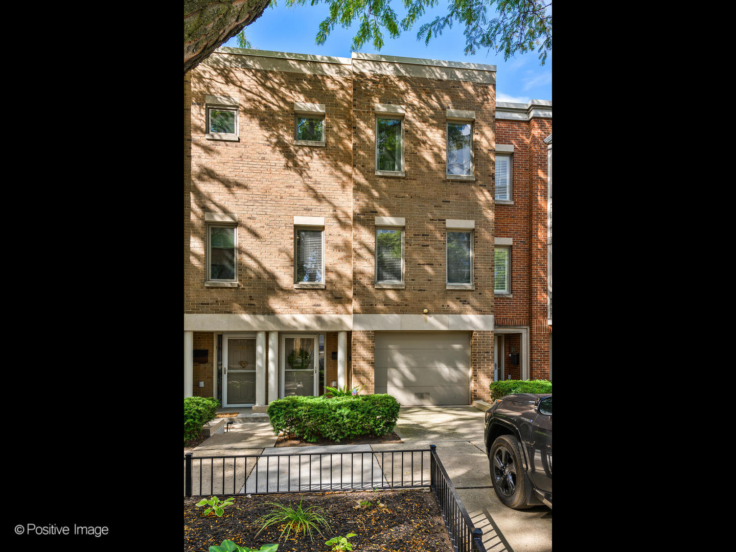 2346 North Lakewood Avenue, Chicago, IL 60614 Compass
