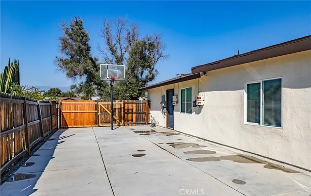 $589,990 | 824 Hartzell Avenue, Redlands, CA 92374