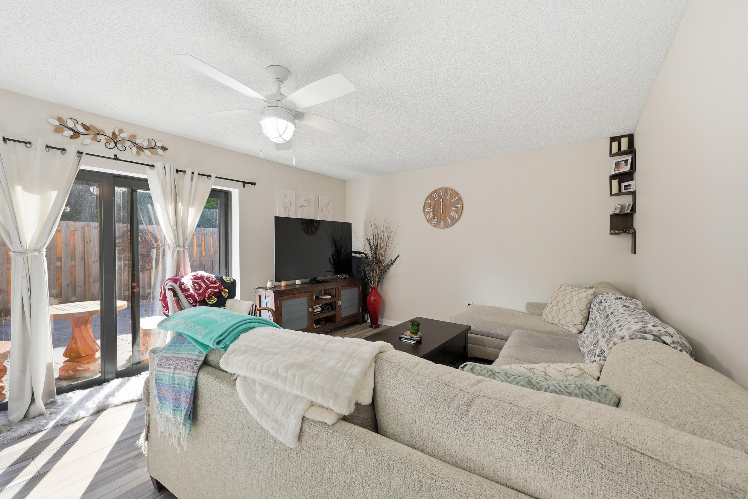 5804 Southeast Windsong Lane, Unit 220 Stuart, FL 34997 - Photo 11 of 33 5804 SE Windsong Lane 220