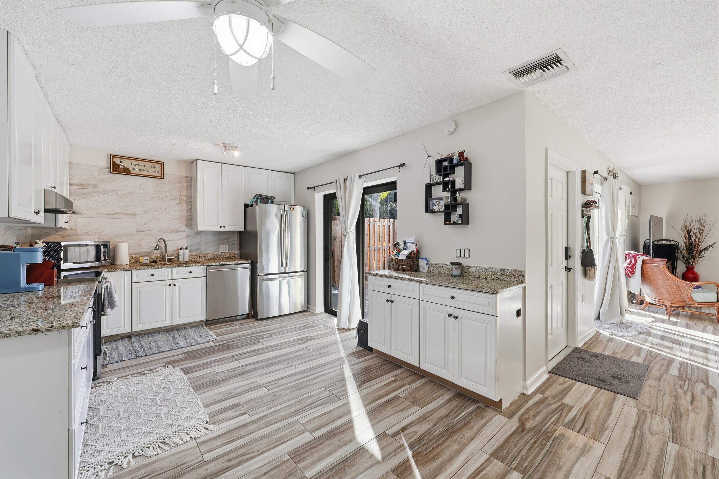 5804 Southeast Windsong Lane, Unit 220 Stuart, FL 34997 - Photo 15 of 33 5804 SE Windsong Lane 220