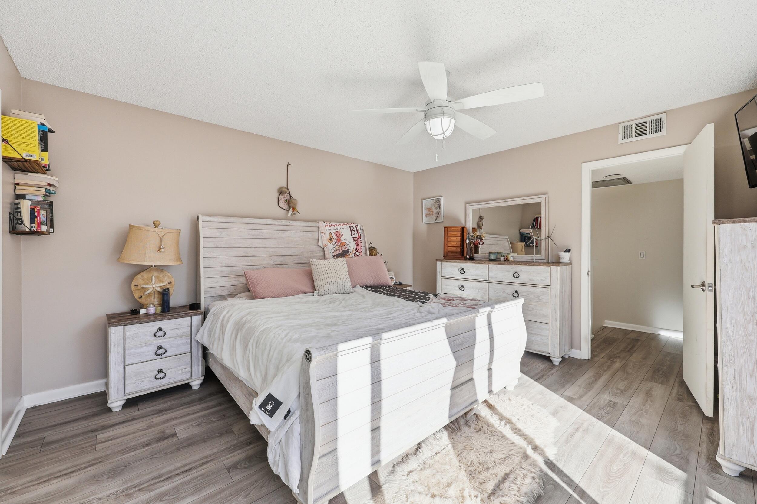 5804 Southeast Windsong Lane, Unit 220 Stuart, FL 34997 - Photo 19 of 33 5804 SE Windsong Lane 220