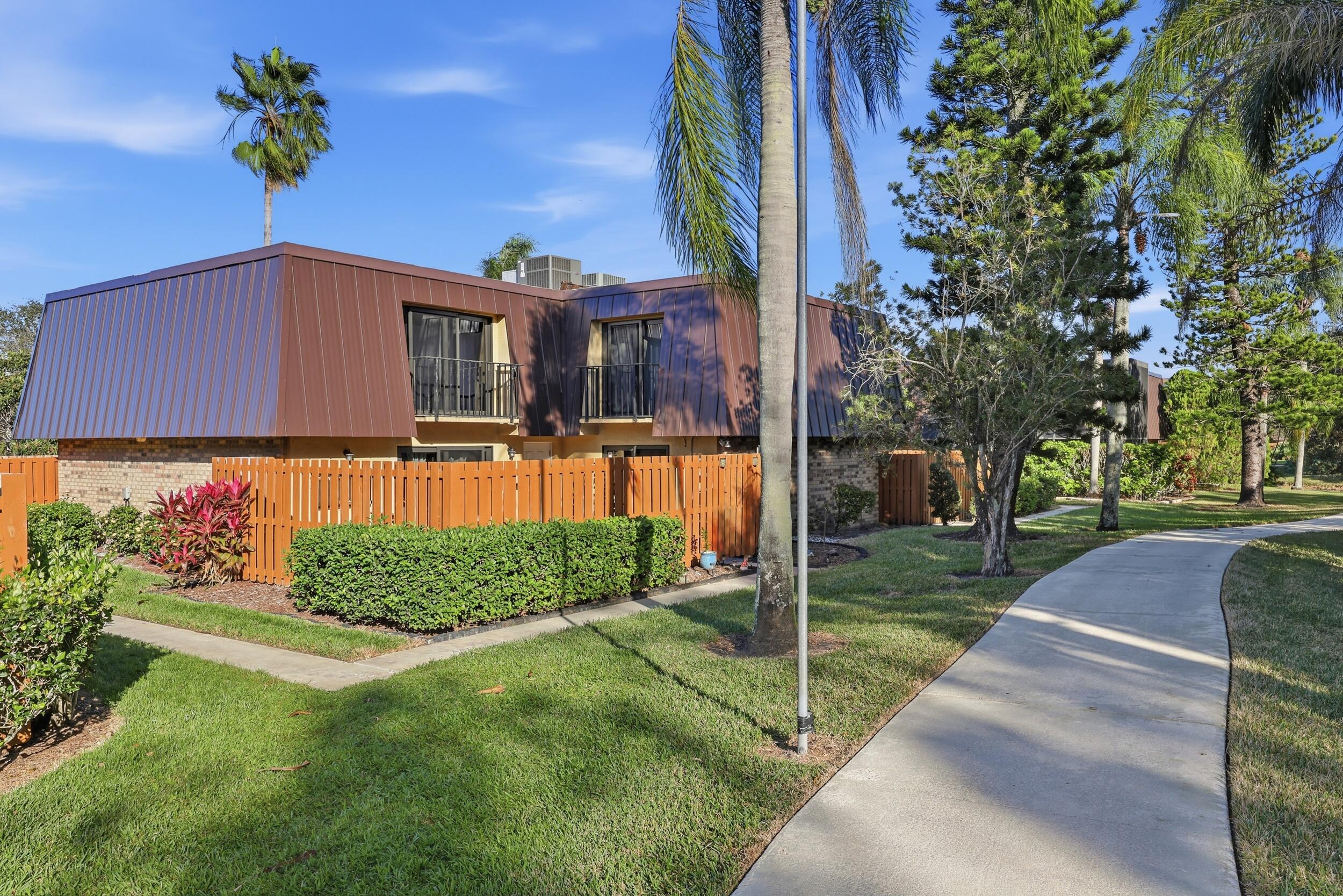 5804 Southeast Windsong Lane, Unit 220 Stuart, FL 34997 - Photo 2 of 33 5804 SE Windsong Lane 220