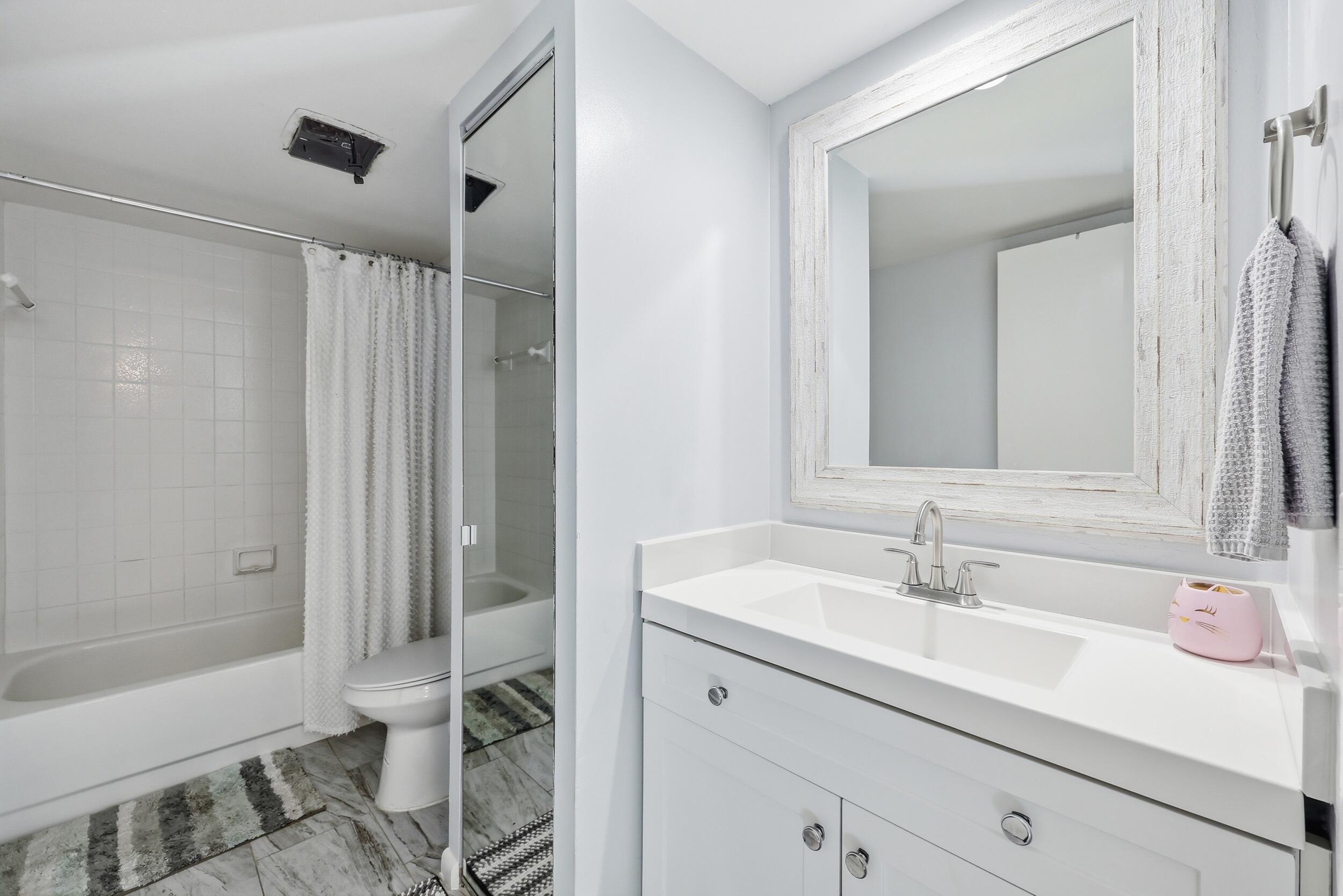 5804 Southeast Windsong Lane, Unit 220 Stuart, FL 34997 - Photo 28 of 33 5804 SE Windsong Lane 220