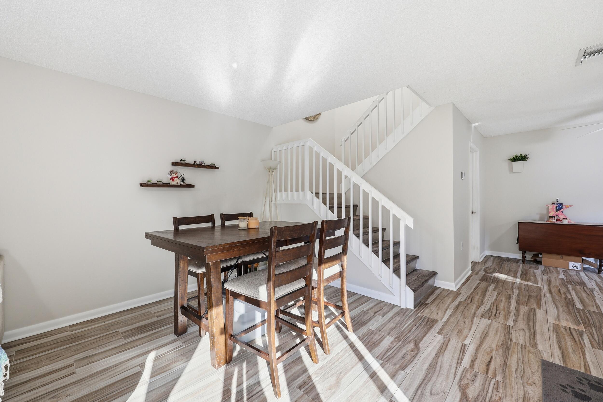 5804 Southeast Windsong Lane, Unit 220 Stuart, FL 34997 - Photo 9 of 33 5804 SE Windsong Lane 220