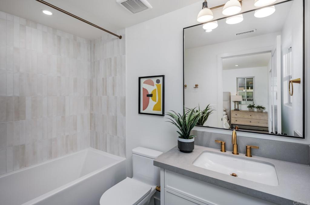 828 Conestoga Court Encinitas, CA 92024 - Photo 25 of 36 Bath