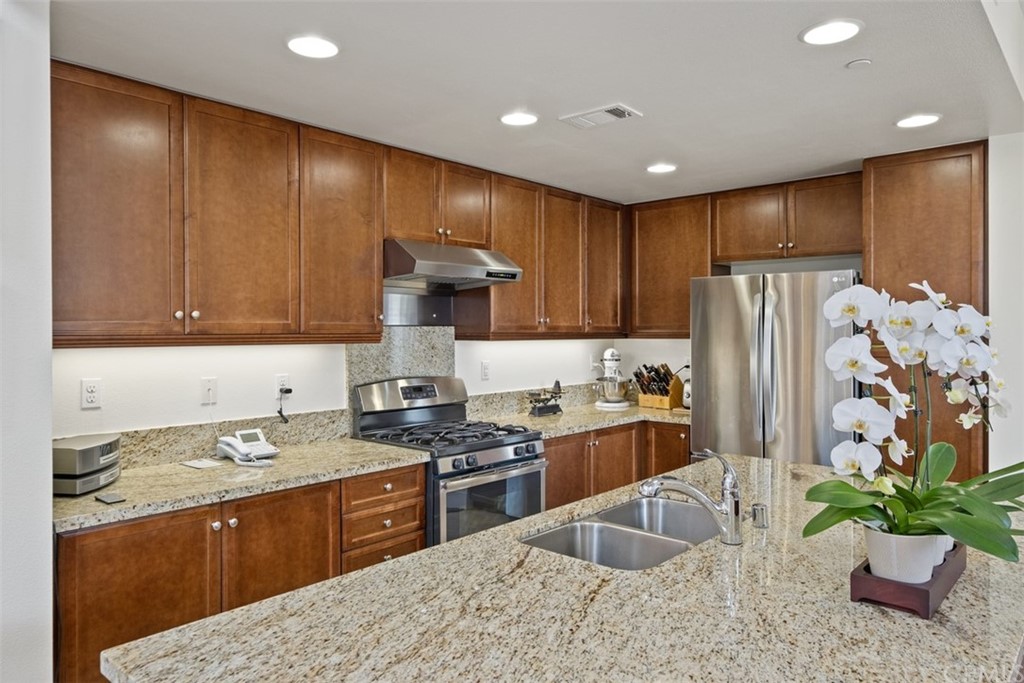 519 Rockefeller Irvine, CA 92612 - Photo 1 of 1 Gallery Image 1