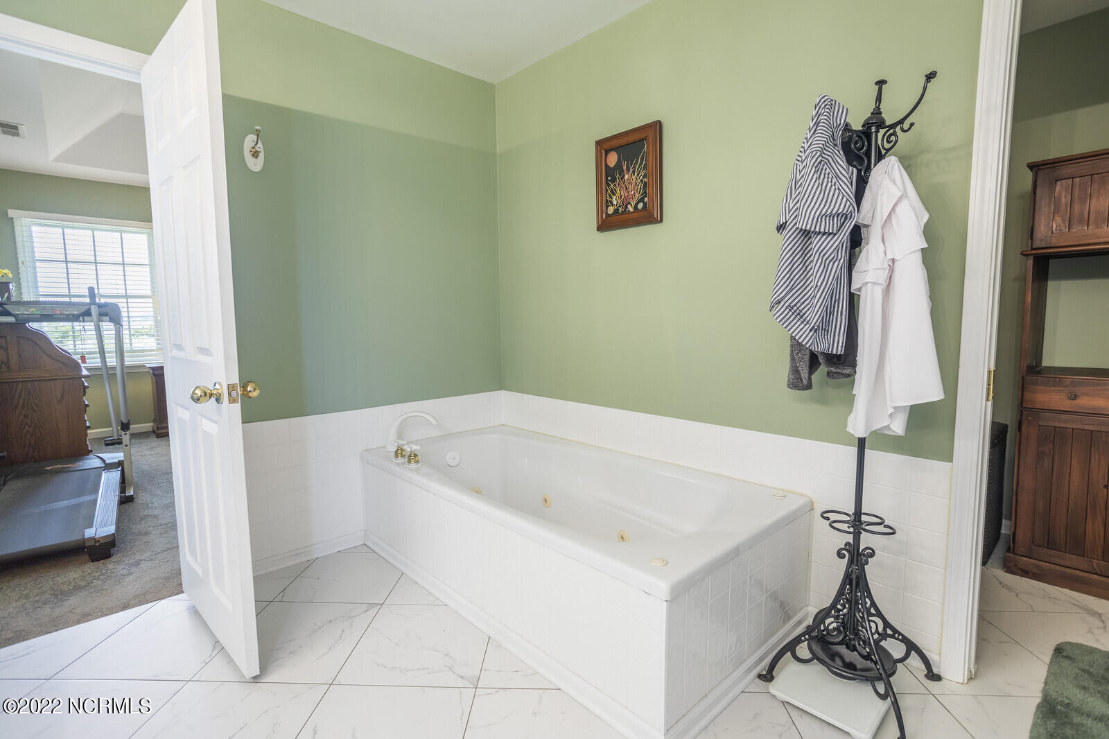 422 Shoreline Drive Cedar Point, NC 28584 - Photo 32 of 75 32_IMG_8607_mls