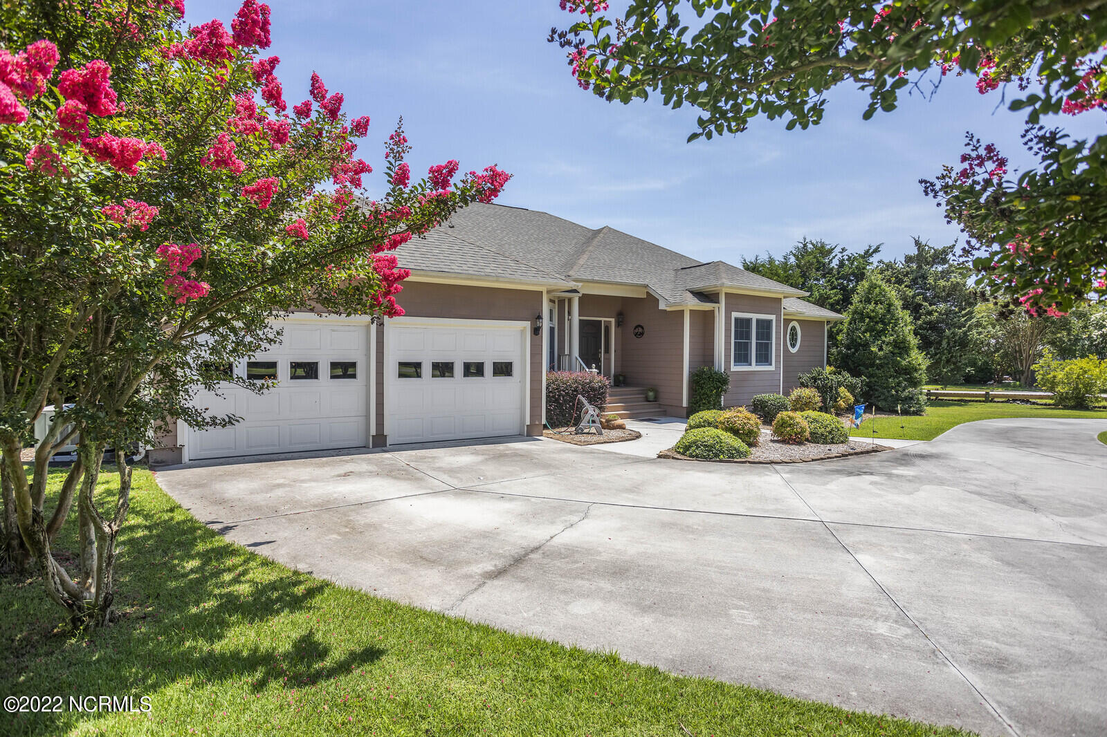 422 Shoreline Drive Cedar Point, NC 28584 - Photo 4 of 75 04_IMG_8698_mls