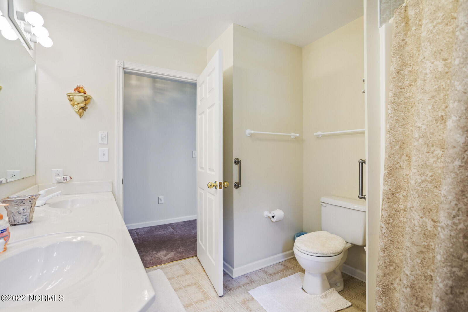 422 Shoreline Drive Cedar Point, NC 28584 - Photo 42 of 75 42_IMG_8637_mls