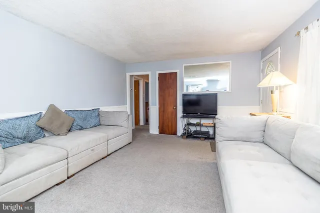 $450,000 | 987 Jacks Lane, Lansdale, PA 19446