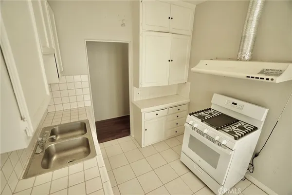 $2,400 | 1336 Elm Street, Unit 2, Alhambra, CA 91803