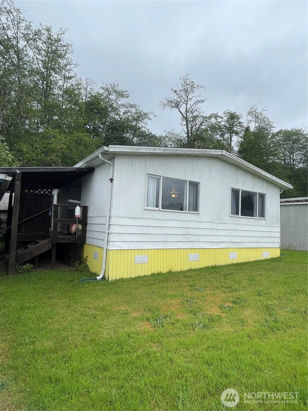 1050 Howard Street, Unit 10 Raymond, WA 98577 - Photo 1 of 18