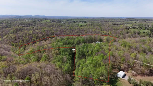 $329,900 | 214 Dont Care Lane, Celina, TN 38551