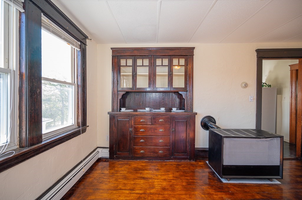 19 Fifth Avenue Worcester, MA 01607 - Photo 37 of 42 a room with a bed and a window