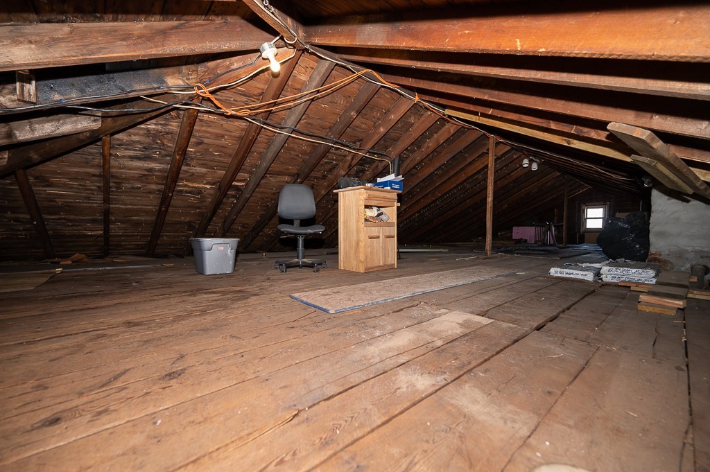 19 Fifth Avenue Worcester, MA 01607 - Photo 38 of 42 a view of a garage