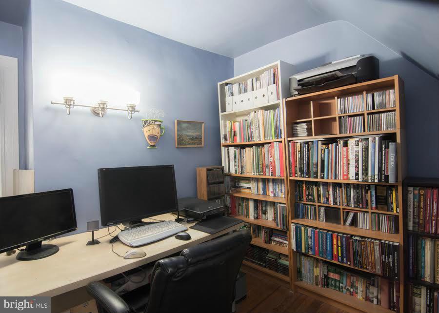 3933 Keswick Road Baltimore, MD 21211 - Photo 13 of 21 a view of a workspace with furniture