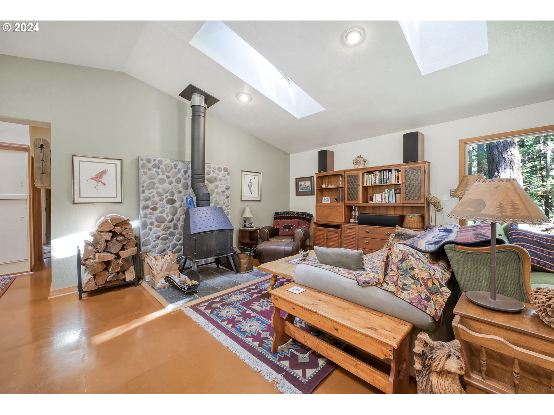 54822 King Road East Blue River, OR 97413 - Photo 6 of 33 Gallery Image 6