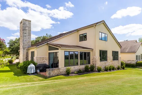 $750,000 | 2433 Founders Circle, Spicewood, TX 78669