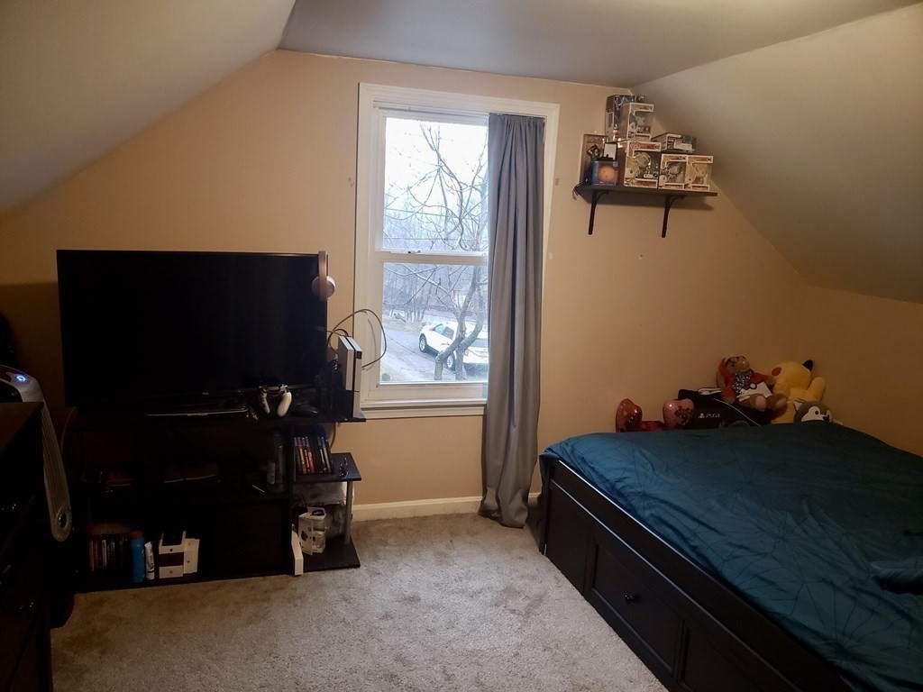 475 Sunderland Road Worcester, MA 01604 - Photo 18 of 37 Gallery Image 18