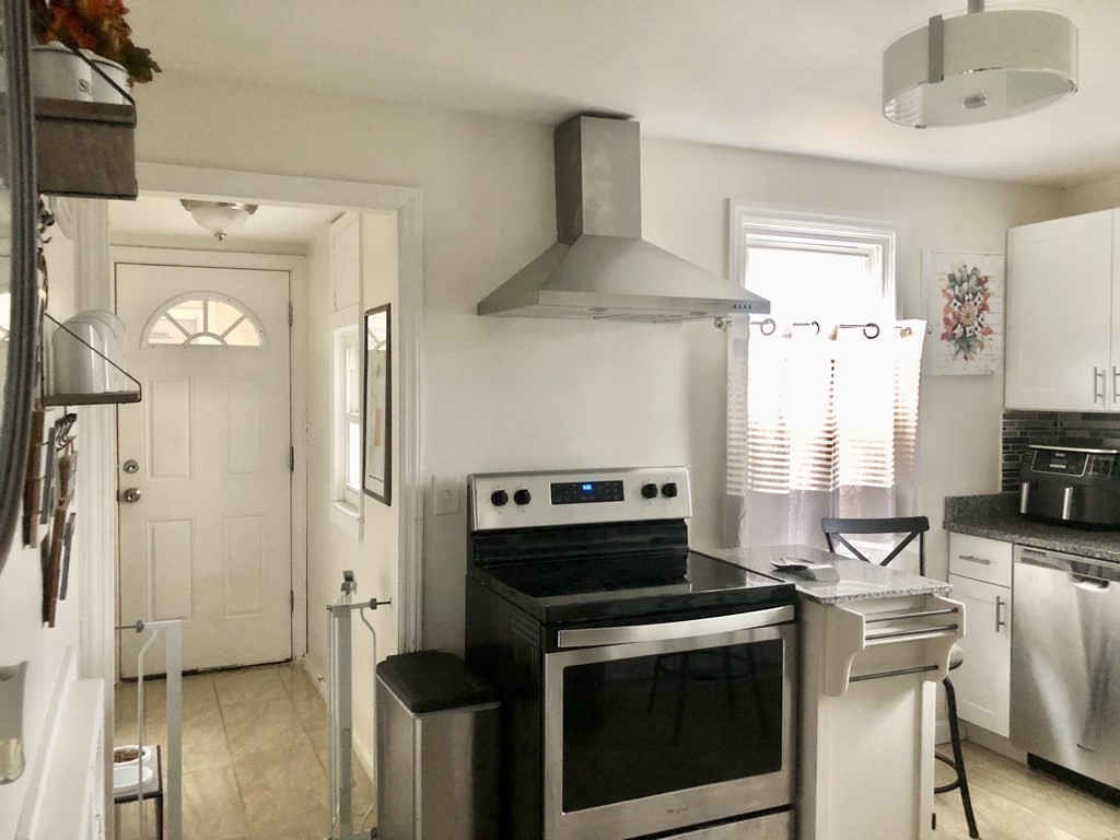 475 Sunderland Road Worcester, MA 01604 - Photo 2 of 37 Gallery Image 2