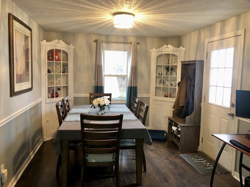 475 Sunderland Road Worcester, MA 01604 - Photo 7 of 37 Gallery Image 7