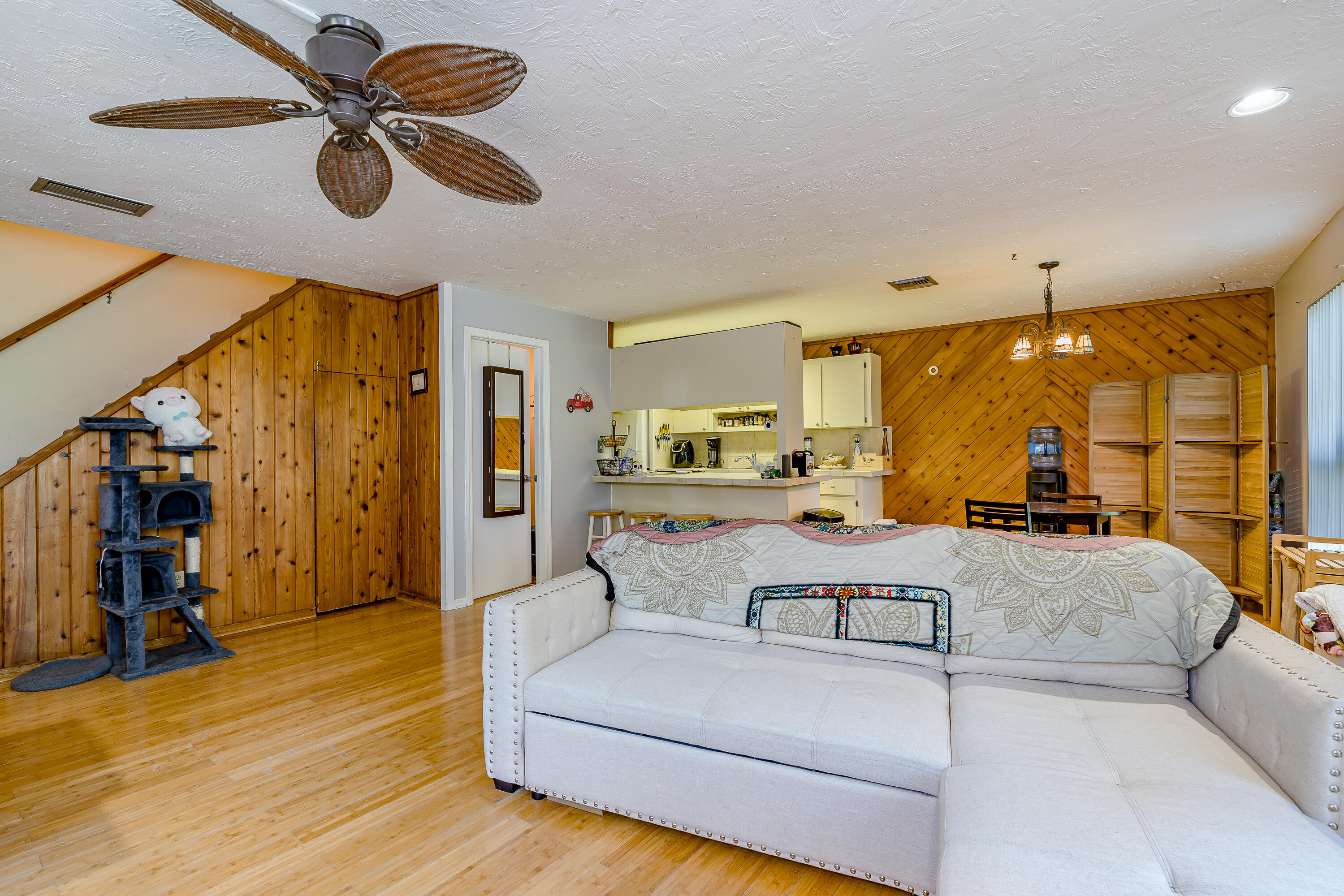 109 Stirrup Key Woods Road, Unit 1A2 Marathon, FL 33050 - Photo 2 of 16 Large living area