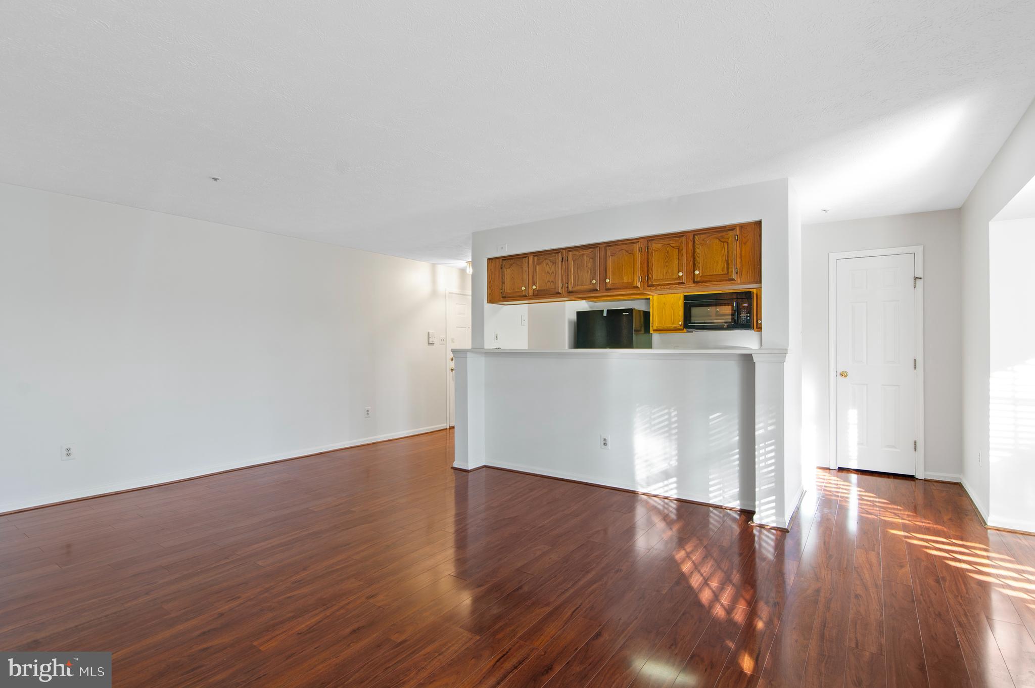 75 Laurel Path Court, Unit 4 Nottingham, MD 21236 - Photo 8 of 21 Breakfast Bar
