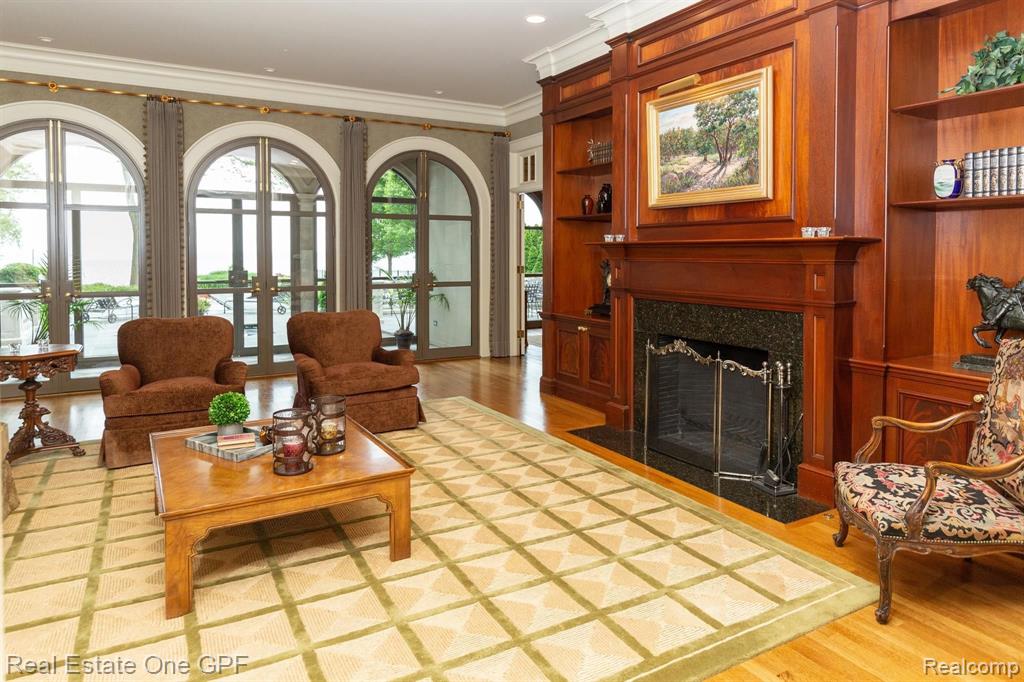 992 Lake Shore Road Grosse Pointe Shores, MI 48236 - Photo 15 of 59
