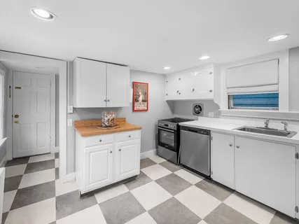 $639,000 | 12 Darling Street, Unit 2, Marblehead, MA 01945