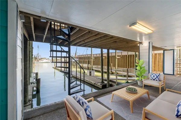 $899,000 | 318 West Cotter Avenue, Unit 2, Port Aransas, TX 78373