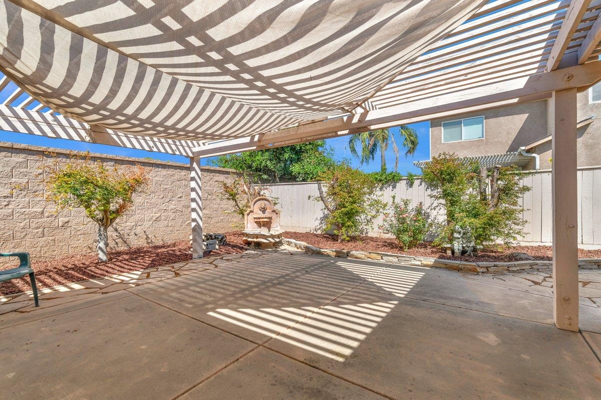 785 West Riviera Lane Clovis, CA 93619 - Photo 23 of 35 a view of outdoor space