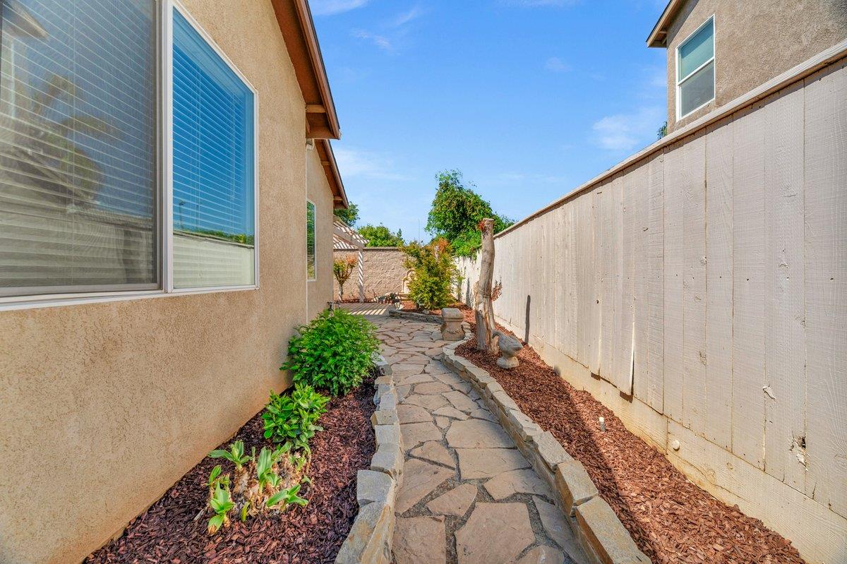 785 West Riviera Lane Clovis, CA 93619 - Photo 27 of 35