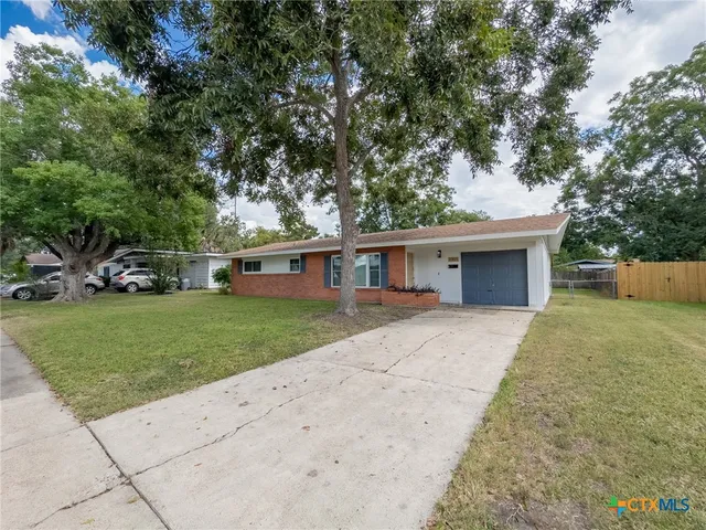 $184,900 | 1003 Fern Lane, Victoria, TX 77904