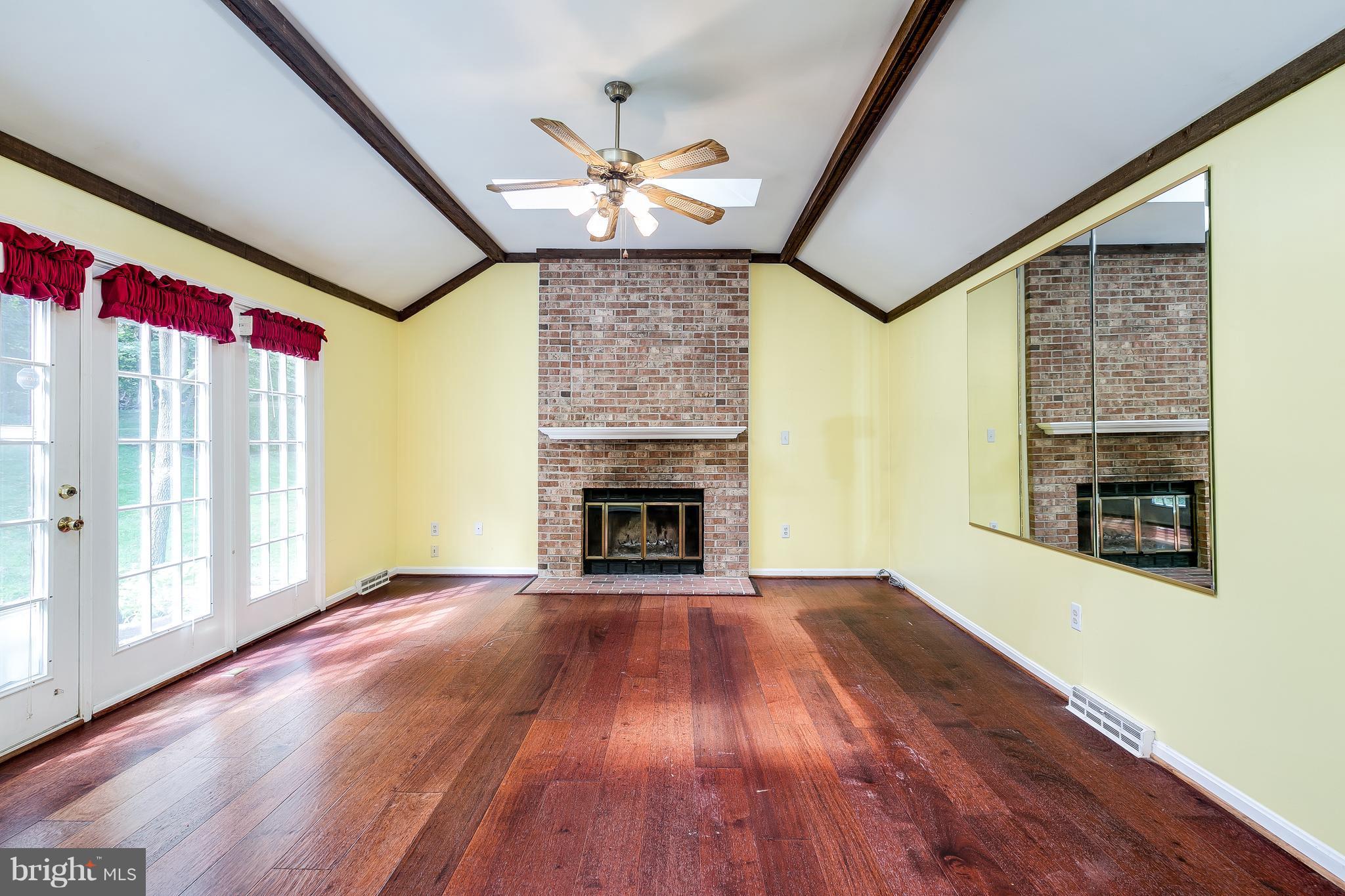 8805 Shadowlake Way Springfield, VA 22153 - Photo 4 of 30 Family Room
