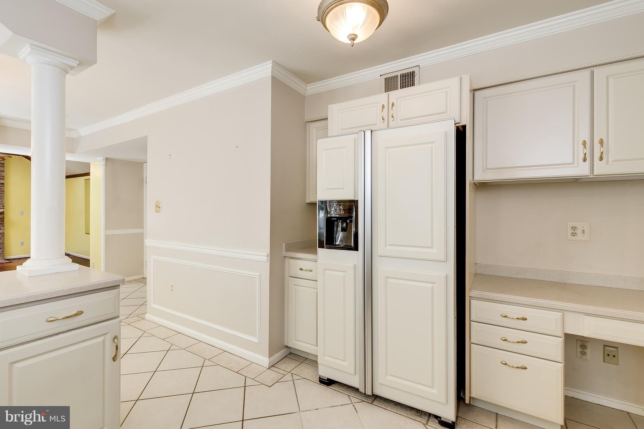 8805 Shadowlake Way Springfield, VA 22153 - Photo 8 of 30 Kitchen