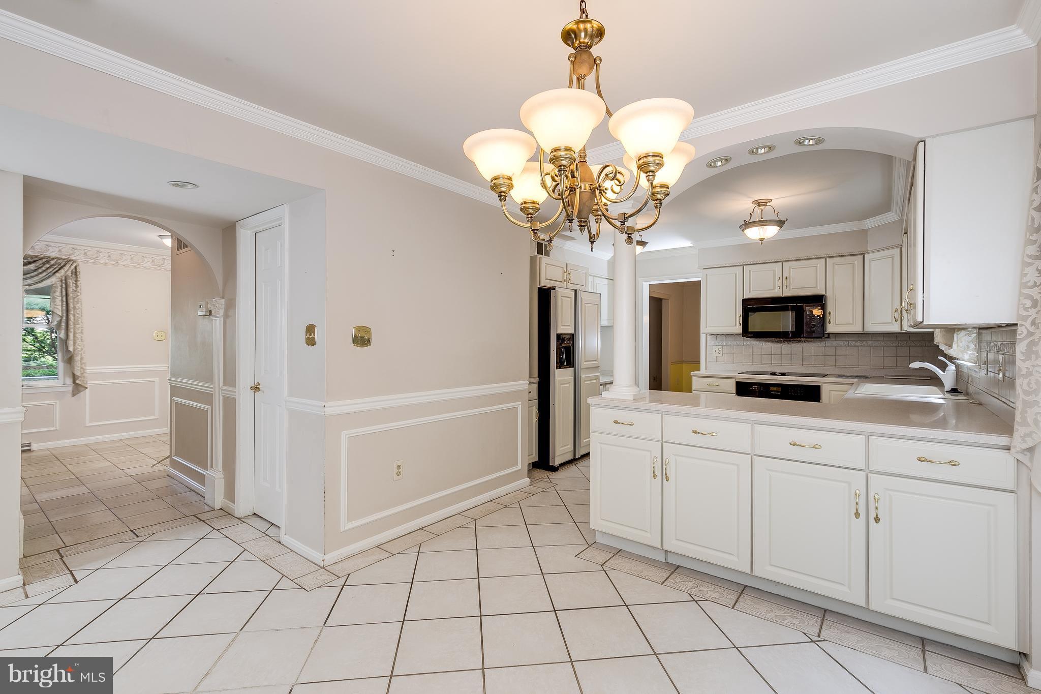 8805 Shadowlake Way Springfield, VA 22153 - Photo 9 of 30 Kitchen