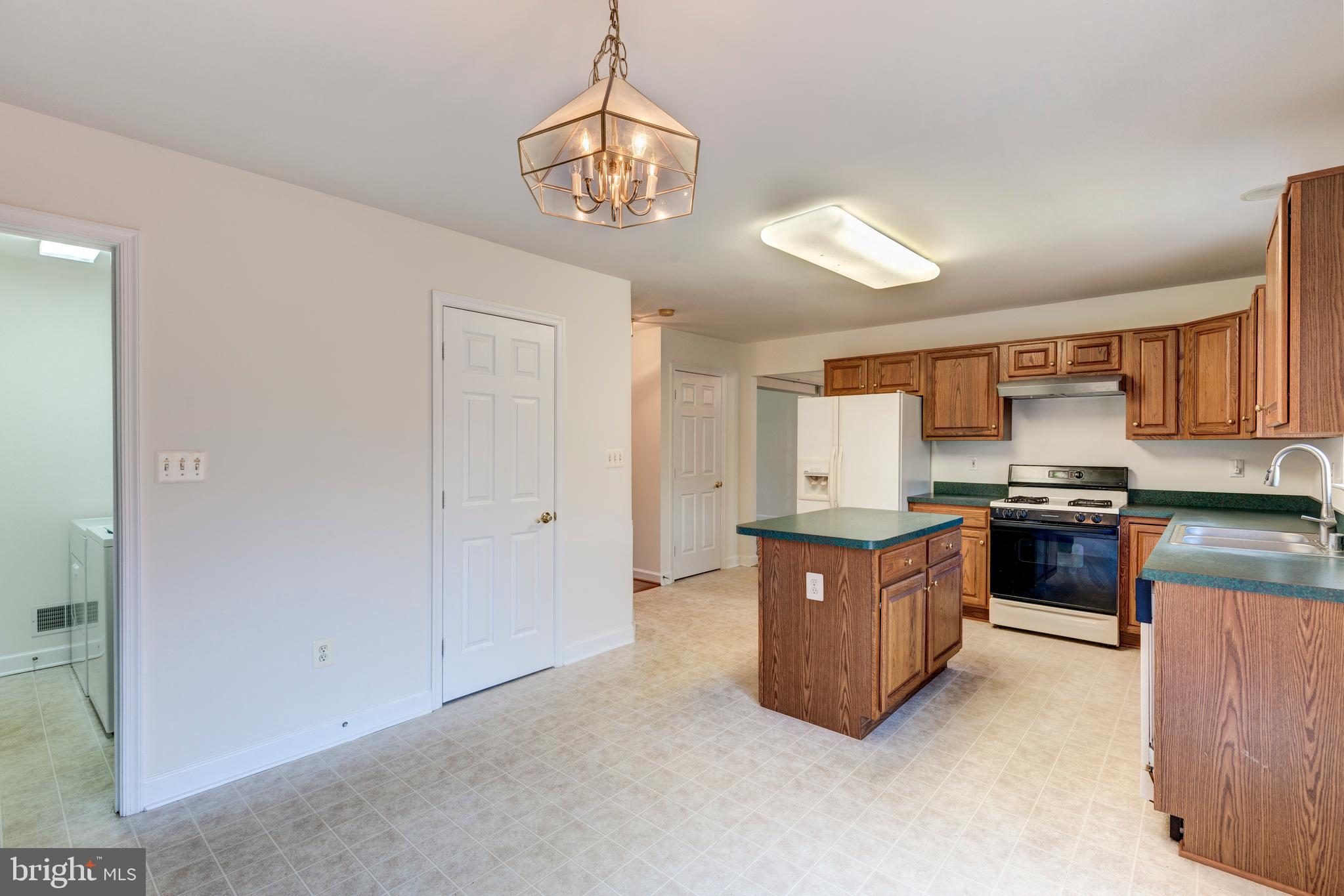7680 Swallow Road Sykesville, MD 21784 - Photo 24 of 56